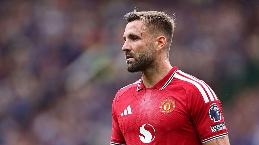 曼联:迈克尔·卡里克的球队在未签左后卫上是否冒险?