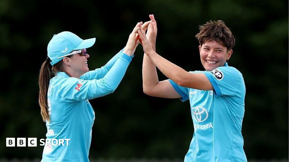 英格兰击败爱尔兰:伊西·王五 wickets 带领东道主赢得 ODI 系列赛